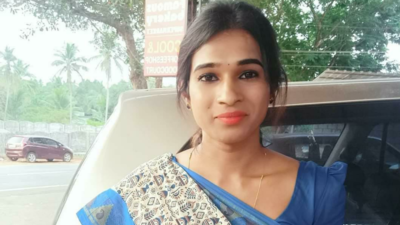 Ananyah Alex, Kerala's first transwoman RJ, found dead| കേരളത്തിലെ ആദ്യത്തെ ട്രാൻസ് വുമൺ RJ അനന്യ അലക്സ് മരിച്ച നിലയിൽ കണ്ടെത്തി_40.1