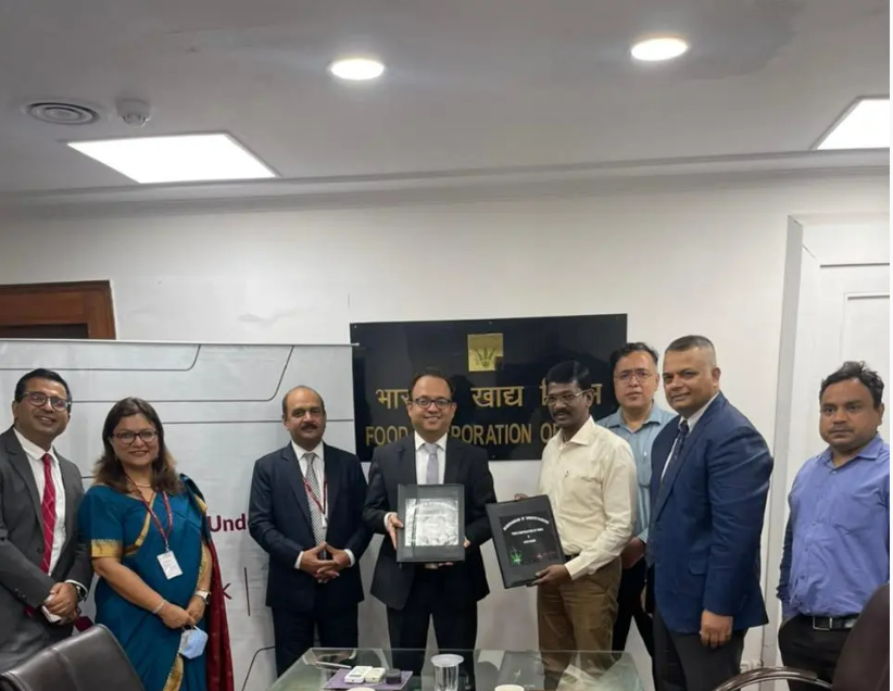Axis Bank signed an MoU with FCI to provide “Ultima Salary Package”