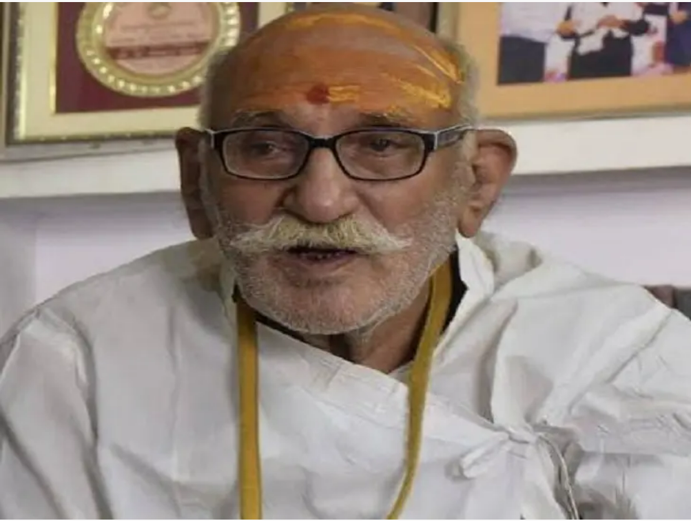 Sanskrit scholar Padmashree Acharya Ramayatna Shukla passes away