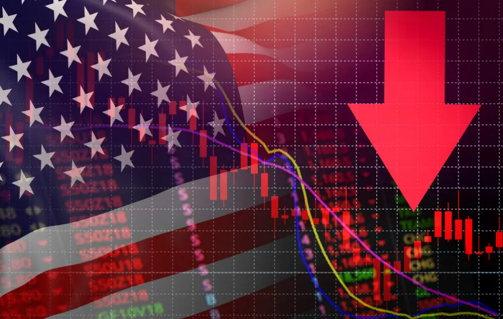 US Economy Shrinks 0.6% in April-June