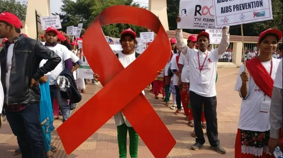 NACO forms Largest Human Red Ribbon Chain in Kalinga Stadium, Odisha