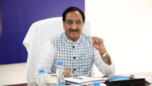Ramesh Pokhriyal Nishank receives 'International Invincible Gold Medal' | रमेश पोखरियाल निशंक यांना 'आंतरराष्ट्रीय अजिंक्य सुवर्ण पदक'_2.1