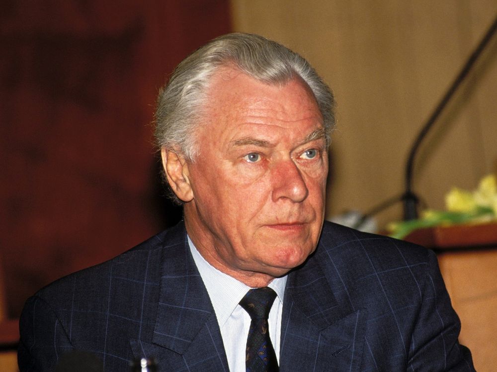 Former Danish Prime Minister Poul Schlueter Passes Away | डेन्मार्कचे माजी पंतप्रधान पौल श्लूटर यांचे निधन_2.1
