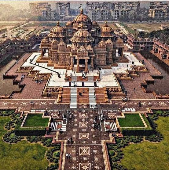 Top 10 Famous Temples in India- World Largest Hindu Temple -_15.1