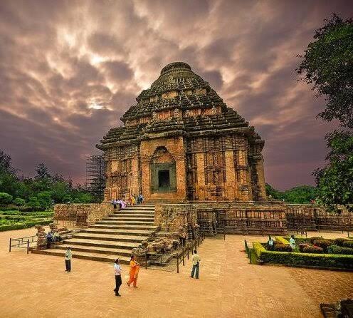 Top 10 Famous Temples in India- World Largest Hindu Temple -_19.1