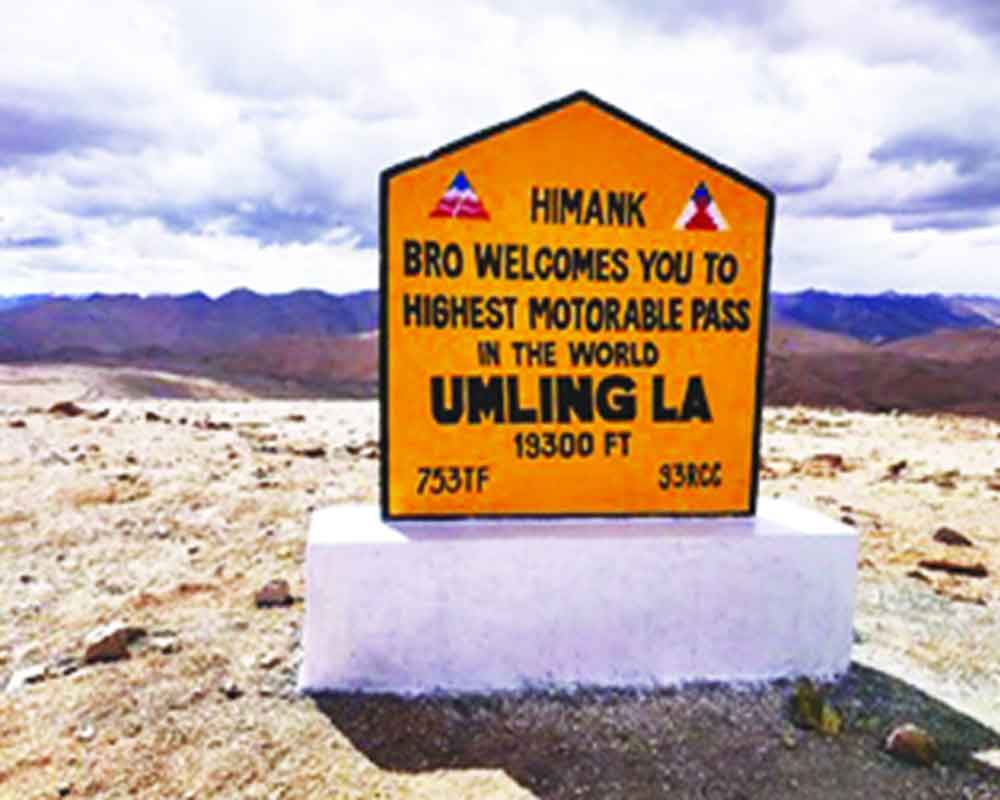 BRO builds world's highest road in Ladakh at 19,300 feet_30.1