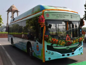 India Gets Its First Green Hydrogen-Run Bus That Emits Just Water 