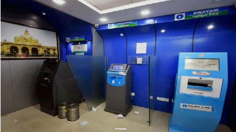 RBI extended the deadline for banks to utilise lockable cassettes in ATMs by a year