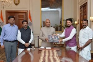 Union Ministers Dharmendra Pradhan released books titled ‘Loktantra ke Swar’ & ‘The Republican Ethic’